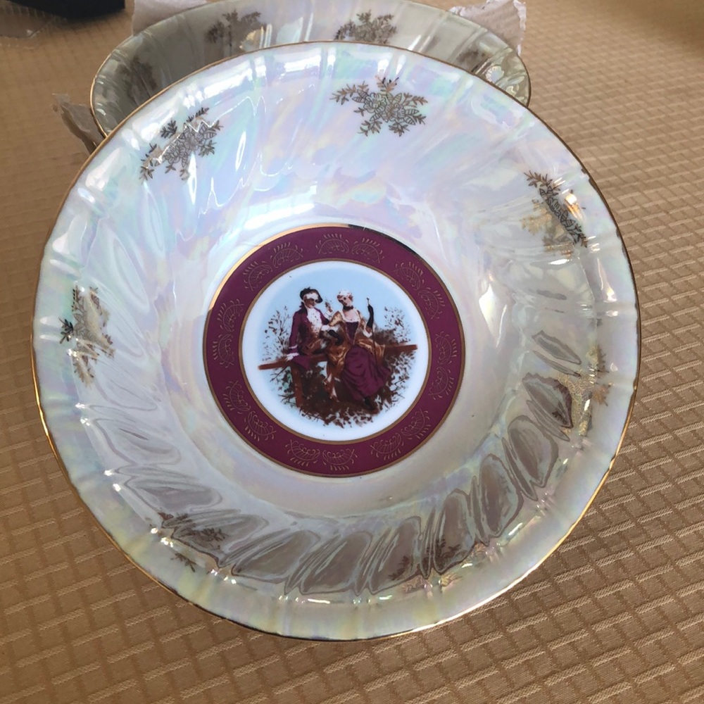 4 serving bowls